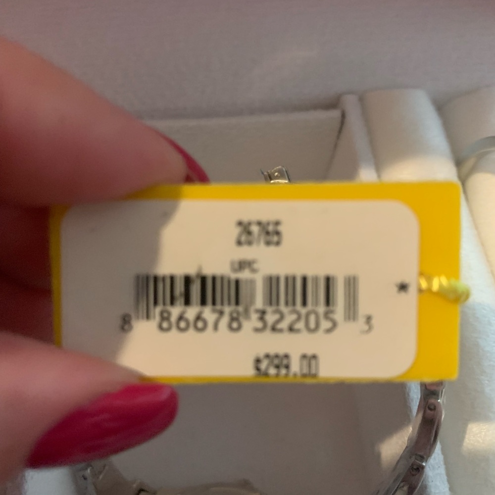 Invicta diamond woman’s watch. - Picture 3 of 6